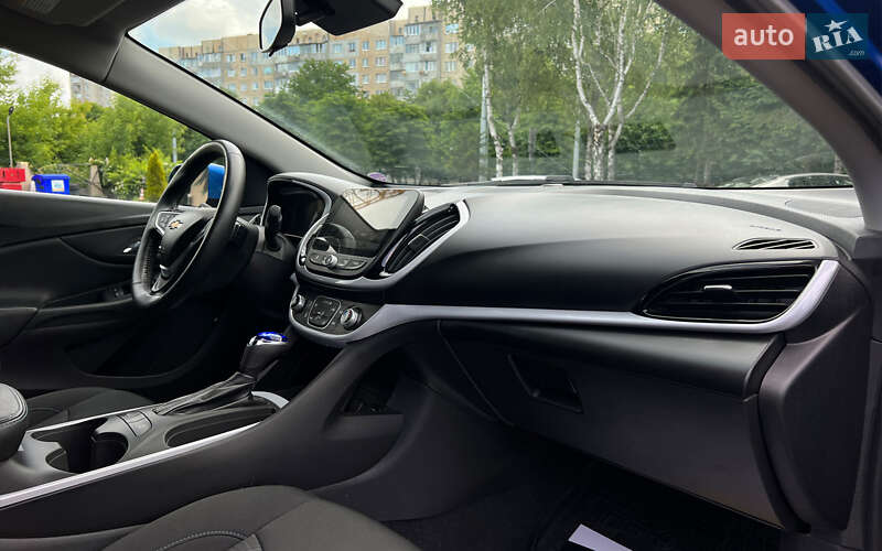 Хэтчбек Chevrolet Volt 2015 в Львове