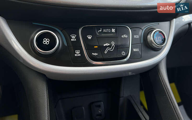 Хэтчбек Chevrolet Volt 2015 в Львове