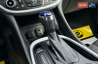 Хэтчбек Chevrolet Volt 2015 в 