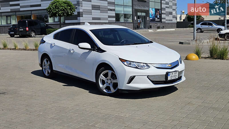 Хэтчбек Chevrolet Volt 2015 в Черкассах