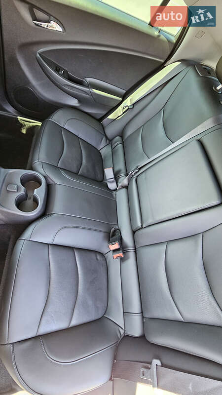 Хэтчбек Chevrolet Volt 2015 в Черкассах