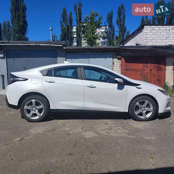 Хэтчбек Chevrolet Volt 2015 в Киеве