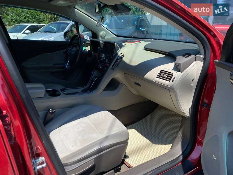 Хэтчбек Chevrolet Volt 2012 в Днепре