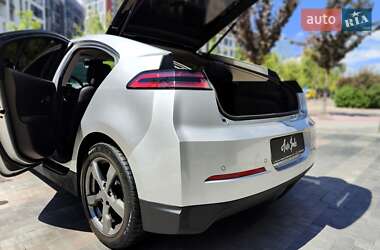 Хэтчбек Chevrolet Volt 2010 в 