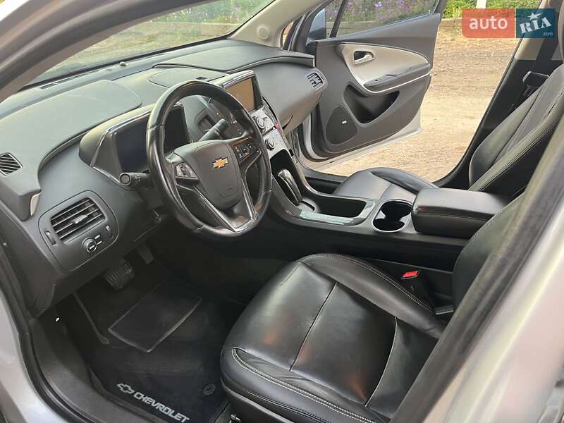 Хэтчбек Chevrolet Volt 2013 в Никополе