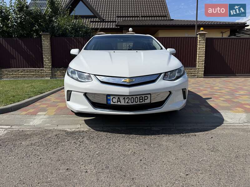 Хэтчбек Chevrolet Volt 2015 в Черкассах