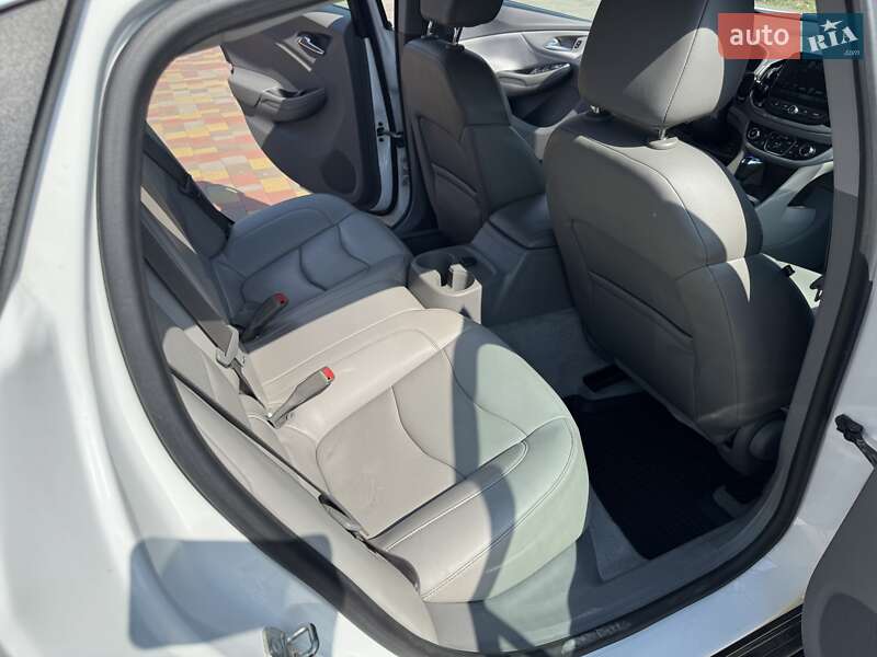 Хэтчбек Chevrolet Volt 2015 в Черкассах