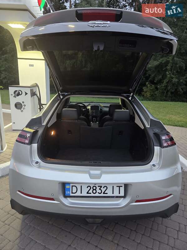 Хэтчбек Chevrolet Volt 2012 в Киеве