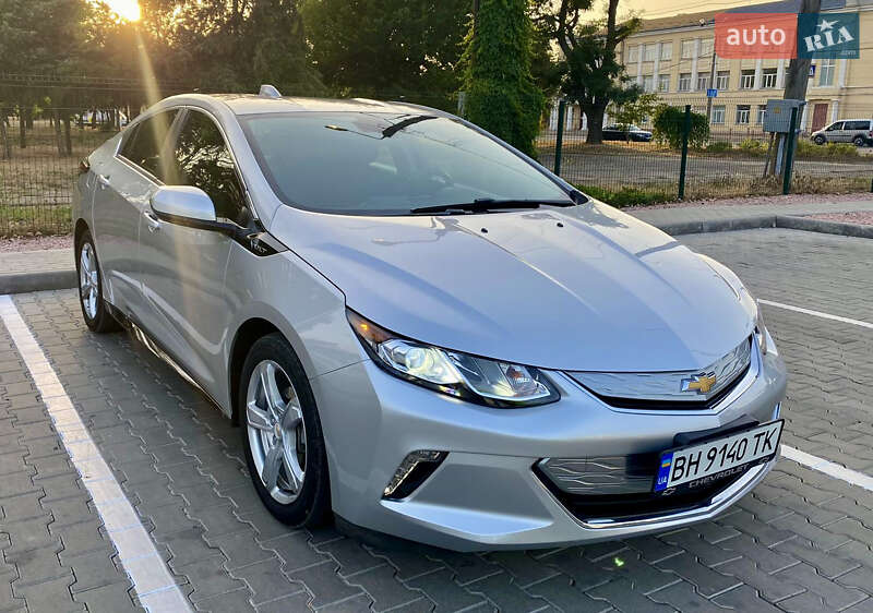 Хэтчбек Chevrolet Volt 2015 в 