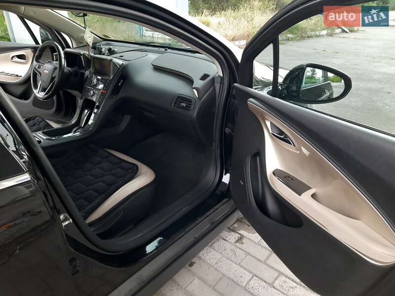 Хэтчбек Chevrolet Volt 2011 в Кременчуге