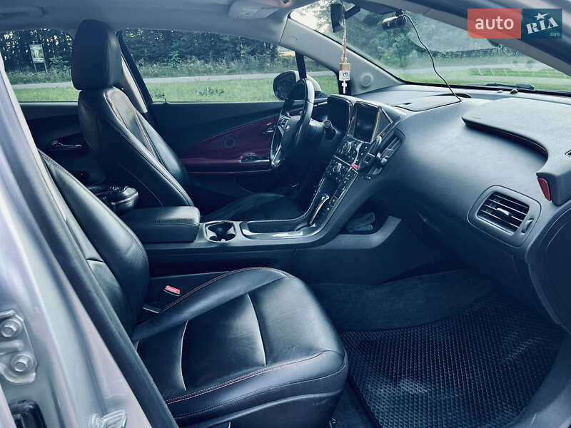 Хэтчбек Chevrolet Volt 2011 в Деражне