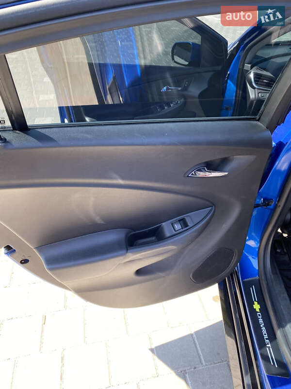 Хэтчбек Chevrolet Volt 2015 в Черкассах