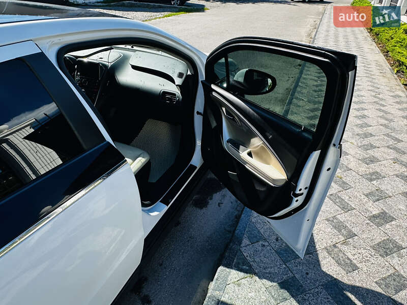 Хэтчбек Chevrolet Volt 2012 в Виннице