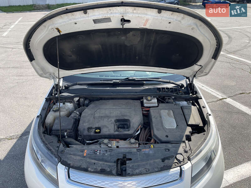Хэтчбек Chevrolet Volt 2011 в Полтаве