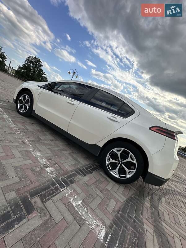 Хэтчбек Chevrolet Volt 2014 в Харькове