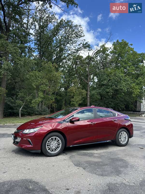 Хэтчбек Chevrolet Volt 2016 в Киеве