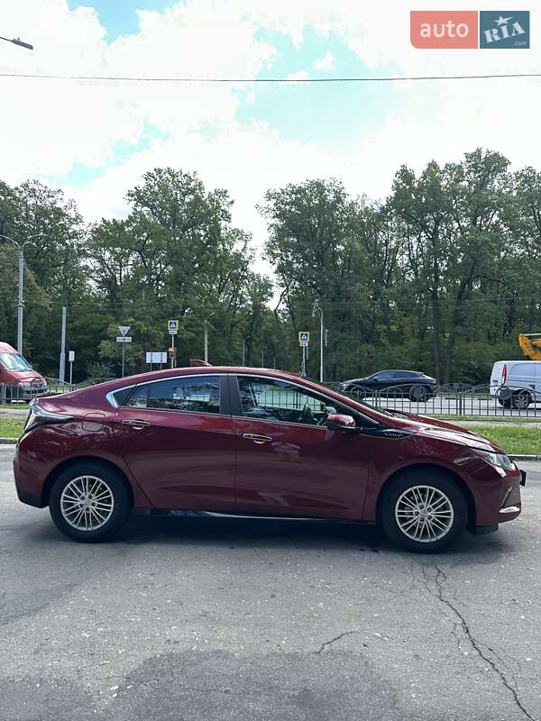 Хэтчбек Chevrolet Volt 2016 в Киеве