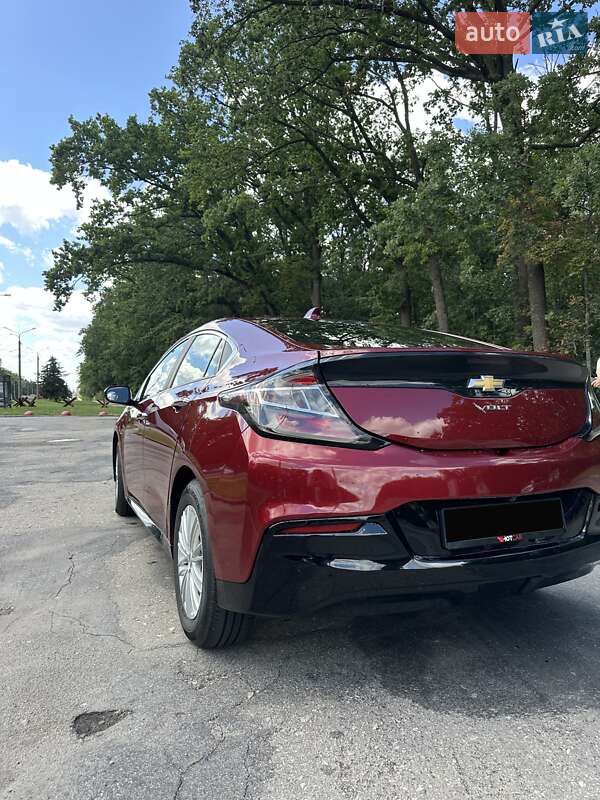 Хэтчбек Chevrolet Volt 2016 в Киеве
