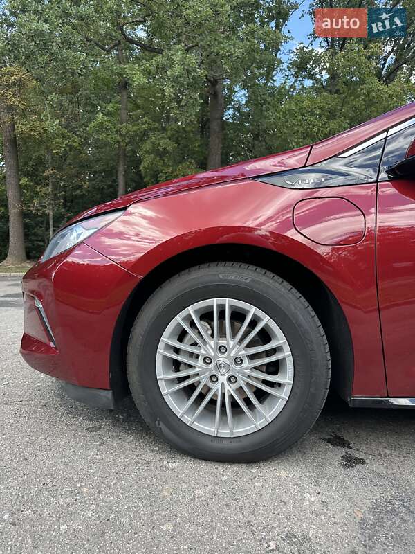 Хэтчбек Chevrolet Volt 2016 в Киеве