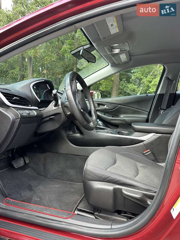 Хэтчбек Chevrolet Volt 2016 в Киеве