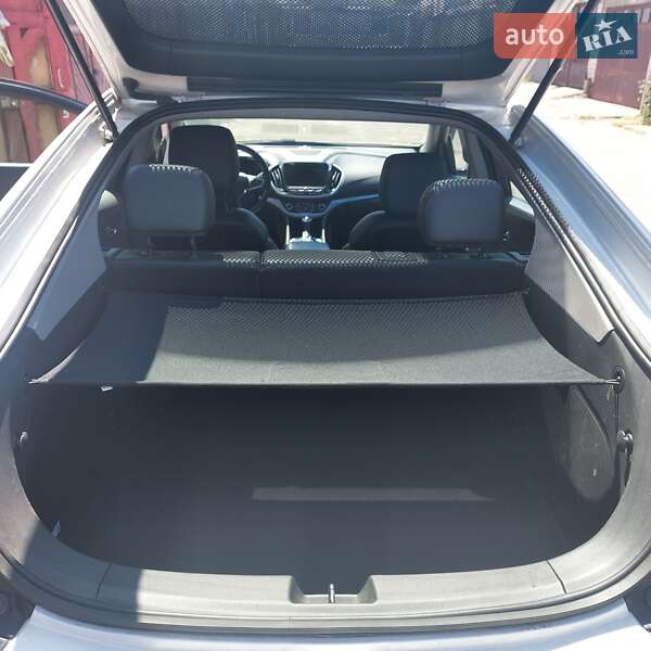 Хэтчбек Chevrolet Volt 2015 в Киеве