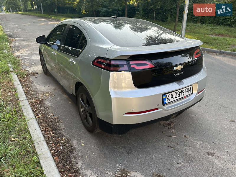 Хетчбек Chevrolet Volt 2010 в Києві