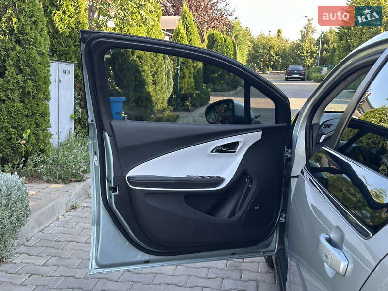 Хэтчбек Chevrolet Volt 2011 в Одессе