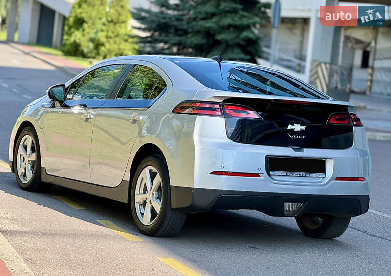 Хэтчбек Chevrolet Volt 2011 в Киеве
