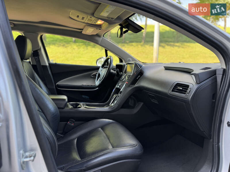 Хэтчбек Chevrolet Volt 2011 в Киеве