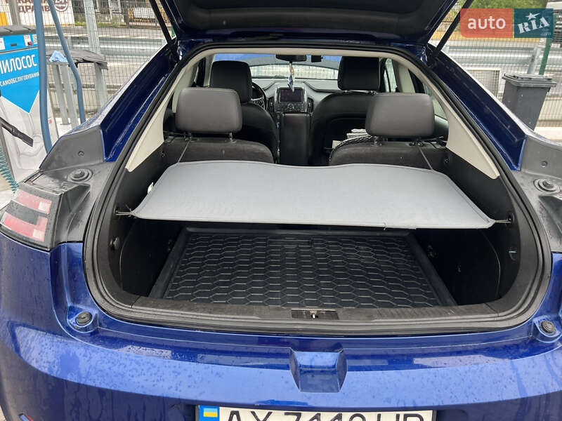 Хэтчбек Chevrolet Volt 2013 в Киеве