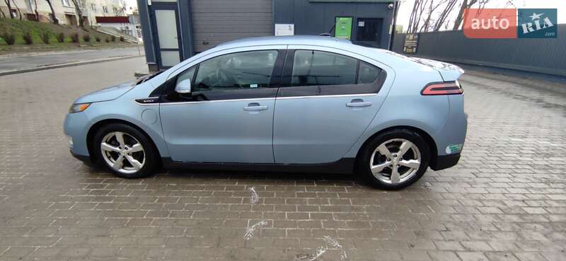 Хэтчбек Chevrolet Volt 2014 в Тернополе