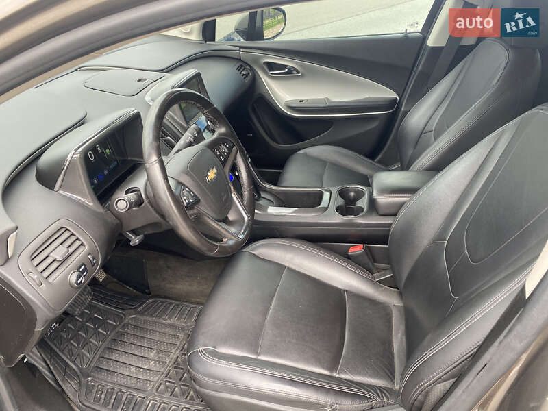 Хэтчбек Chevrolet Volt 2014 в Киеве