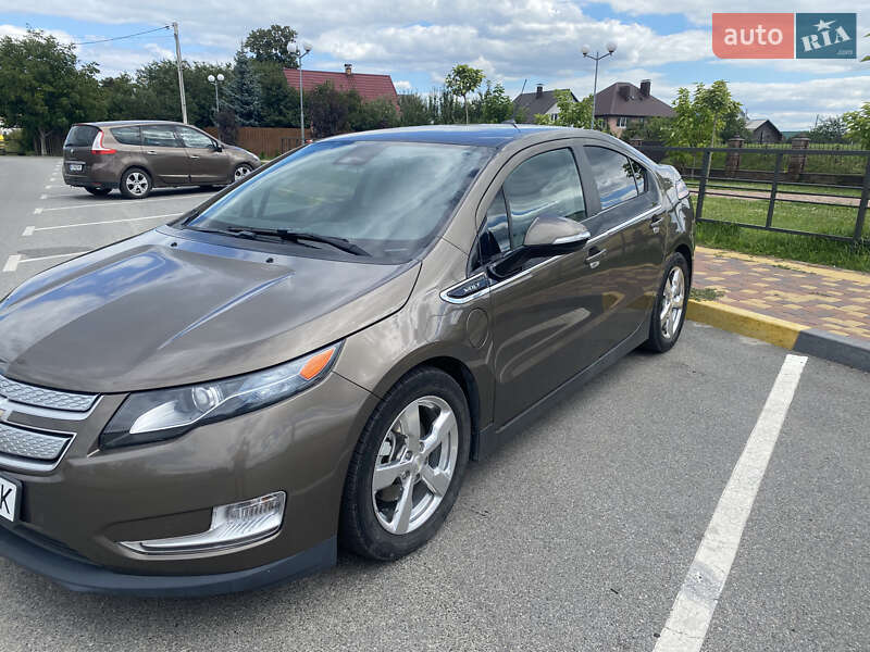 Хэтчбек Chevrolet Volt 2014 в Киеве