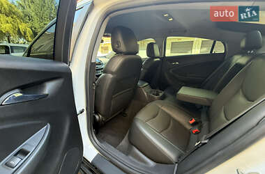 Хэтчбек Chevrolet Volt 2015 в 