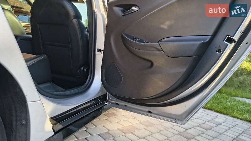 Хэтчбек Chevrolet Volt 2015 в Павлограде