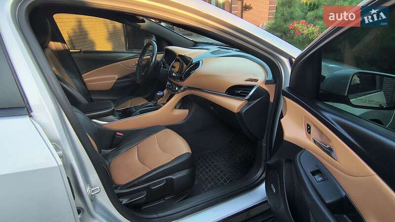 Хэтчбек Chevrolet Volt 2015 в Павлограде
