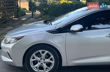 Хэтчбек Chevrolet Volt 2016 в 