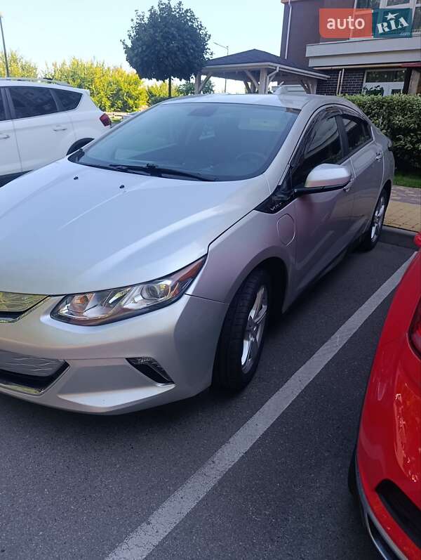 Хэтчбек Chevrolet Volt 2017 в 