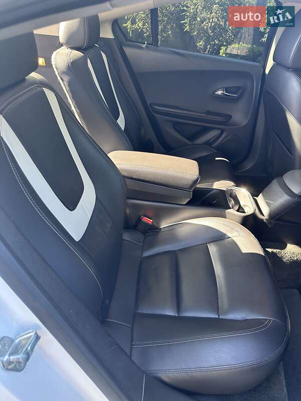 Хэтчбек Chevrolet Volt 2013 в Одессе фото 17 Хэтчбек Chevrolet Volt 2013 в Одессе