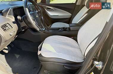 Хэтчбек Chevrolet Volt 2012 в 