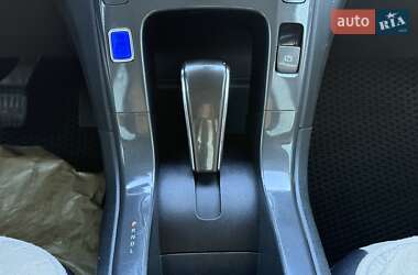 Хэтчбек Chevrolet Volt 2012 в 
