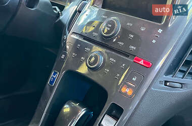 Хэтчбек Chevrolet Volt 2014 в 