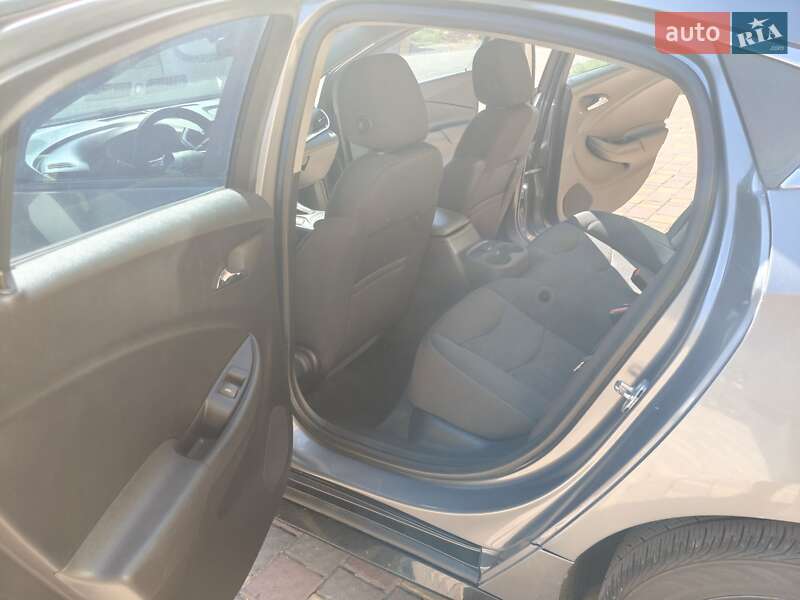 Хэтчбек Chevrolet Volt 2018 в Запорожье