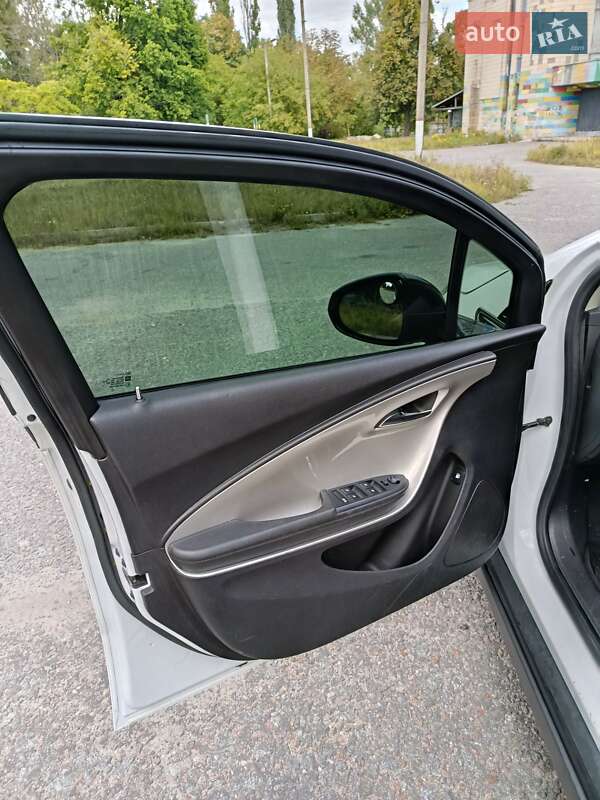 Хэтчбек Chevrolet Volt 2014 в Киеве фото 18 Хэтчбек Chevrolet Volt 2014 в Киеве