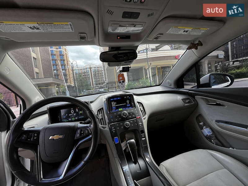 Хэтчбек Chevrolet Volt 2013 в Киеве