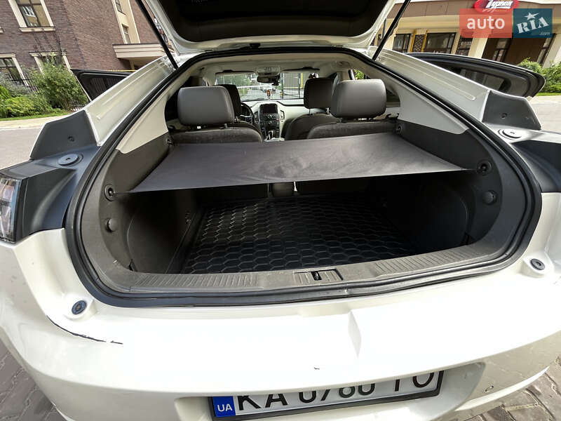 Хэтчбек Chevrolet Volt 2013 в Киеве
