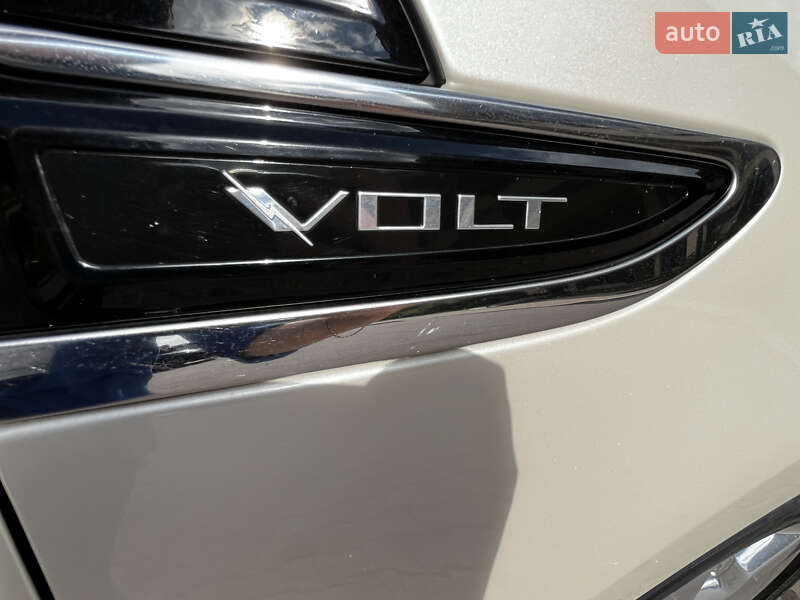 Хэтчбек Chevrolet Volt 2013 в Киеве