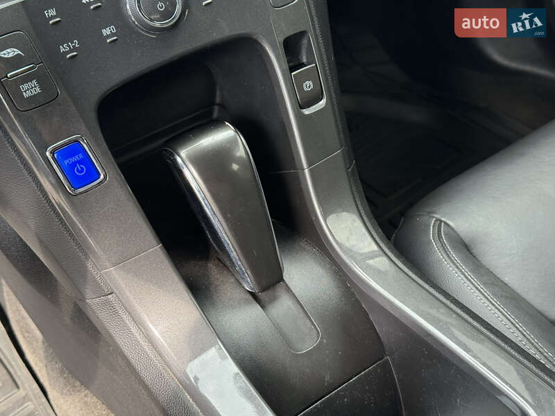 Хэтчбек Chevrolet Volt 2014 в Киеве