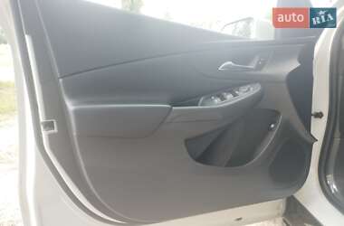 Хэтчбек Chevrolet Volt 2015 в 
