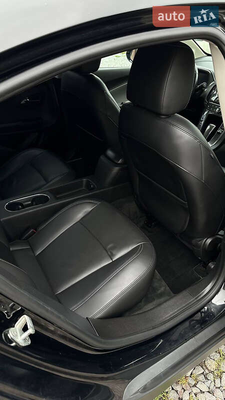 Хэтчбек Chevrolet Volt 2010 в Львове